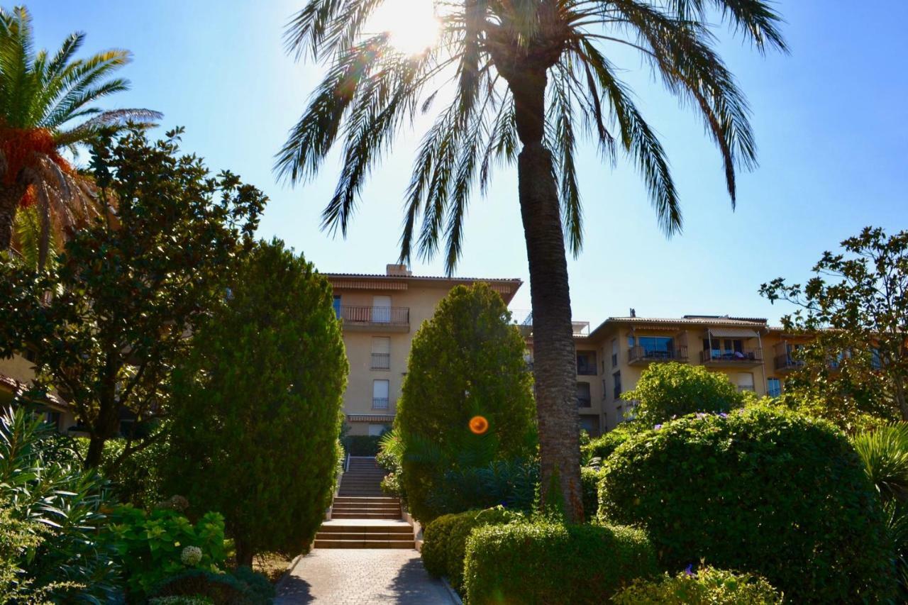 Apartment Eden Park Saint-Tropez Esterno foto